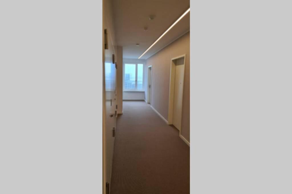 Studio Apartment Ueber Den Wolken Berlim Exterior foto